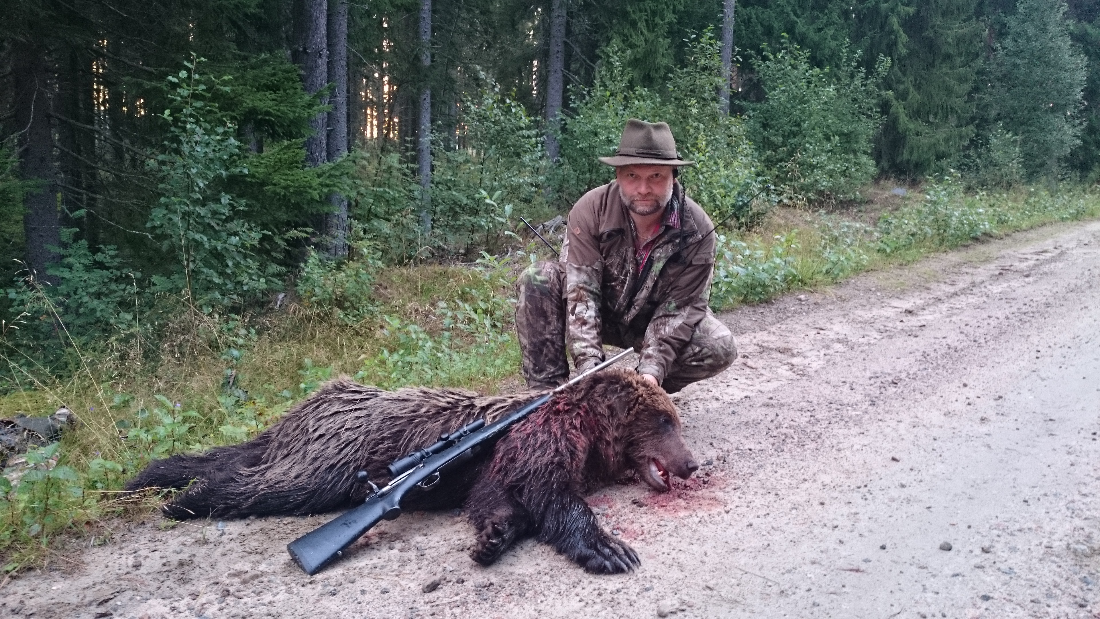 Ola med björn i Tönsen